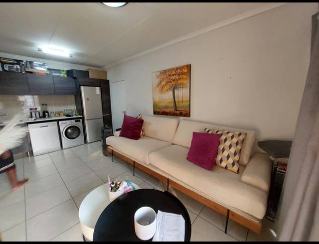 1 BEDROOM APARTMENT FOR SALE IN PETERVALE